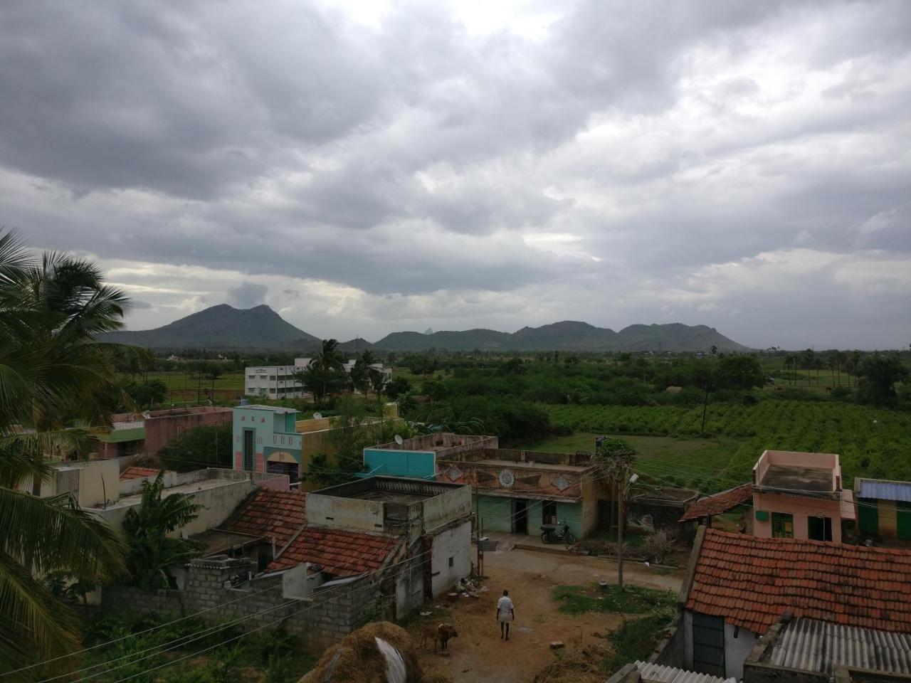 Selvalakshmi Restaurant And Lodge Tiruvannámalaj Kültér fotó