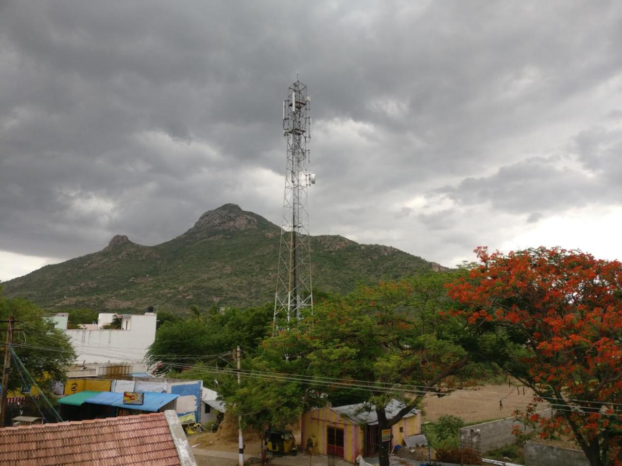 Selvalakshmi Restaurant And Lodge Tiruvannámalaj Kültér fotó