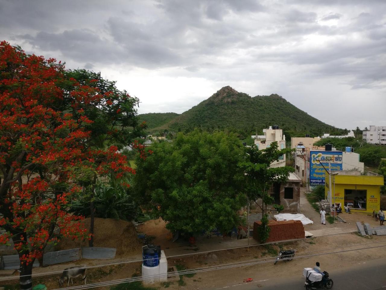 Selvalakshmi Restaurant And Lodge Tiruvannámalaj Kültér fotó